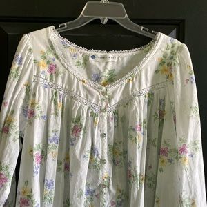 Eileen West Floral Robe